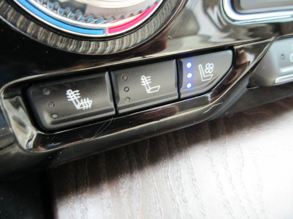 2023 GMC Yukon Image 17