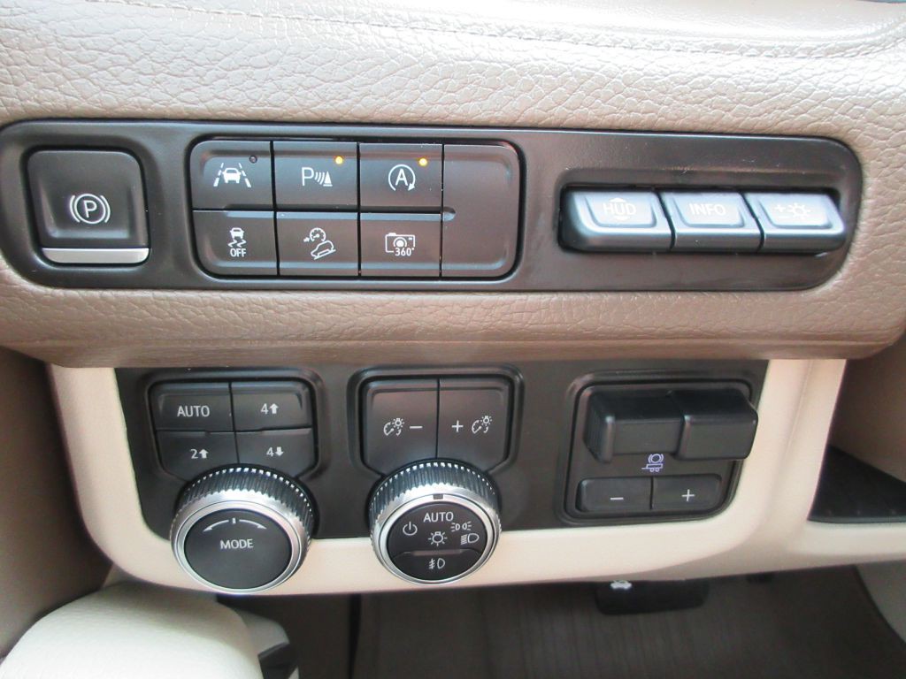 2023 GMC Yukon Image 18
