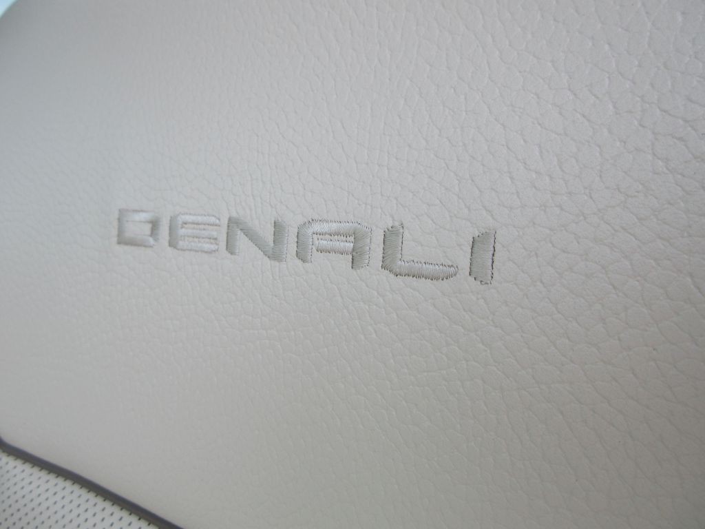 2023 GMC Yukon Image 23