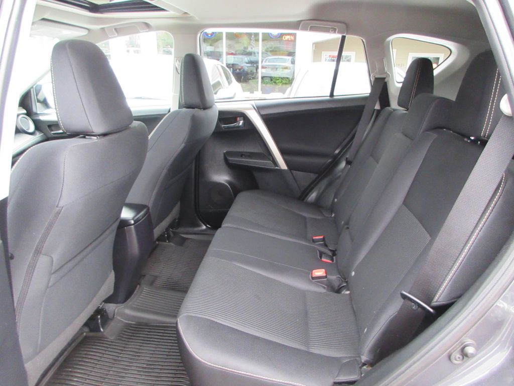 2015 Toyota Rav4 Image 9