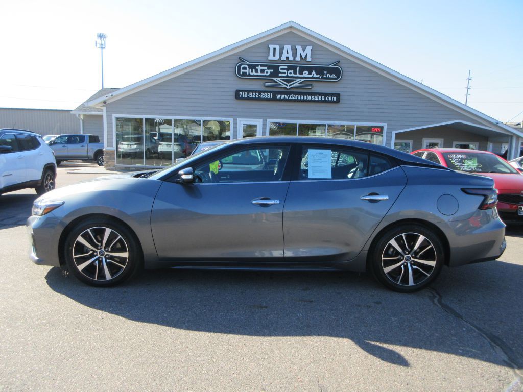 2023 Nissan Maxima Image 2