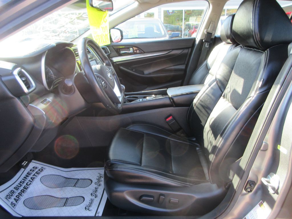 2023 Nissan Maxima Image 8