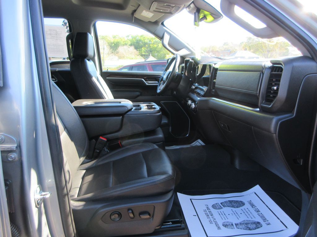 2025 GMC Sierra Image 10
