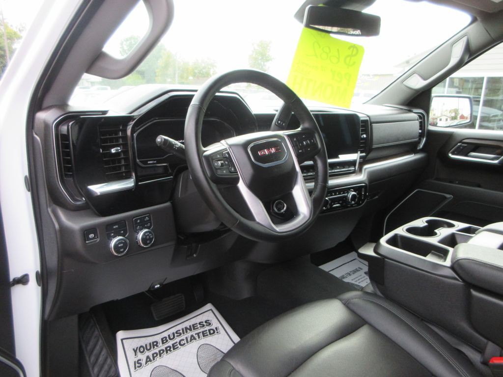 2025 GMC Sierra Image 12