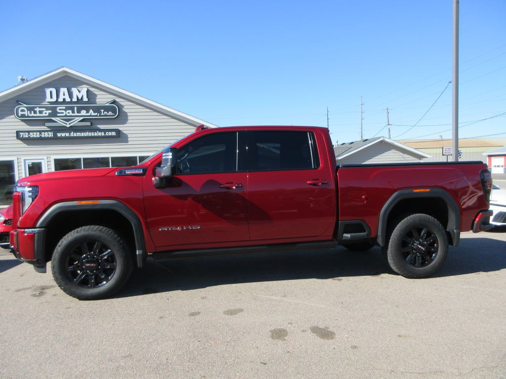 2025 GMC Sierra Image 2