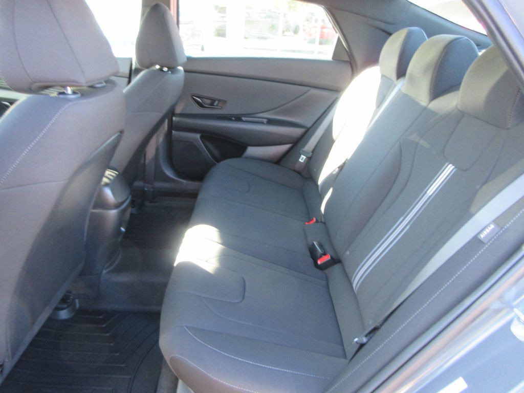 2026 Hyundai Elantra Image 9