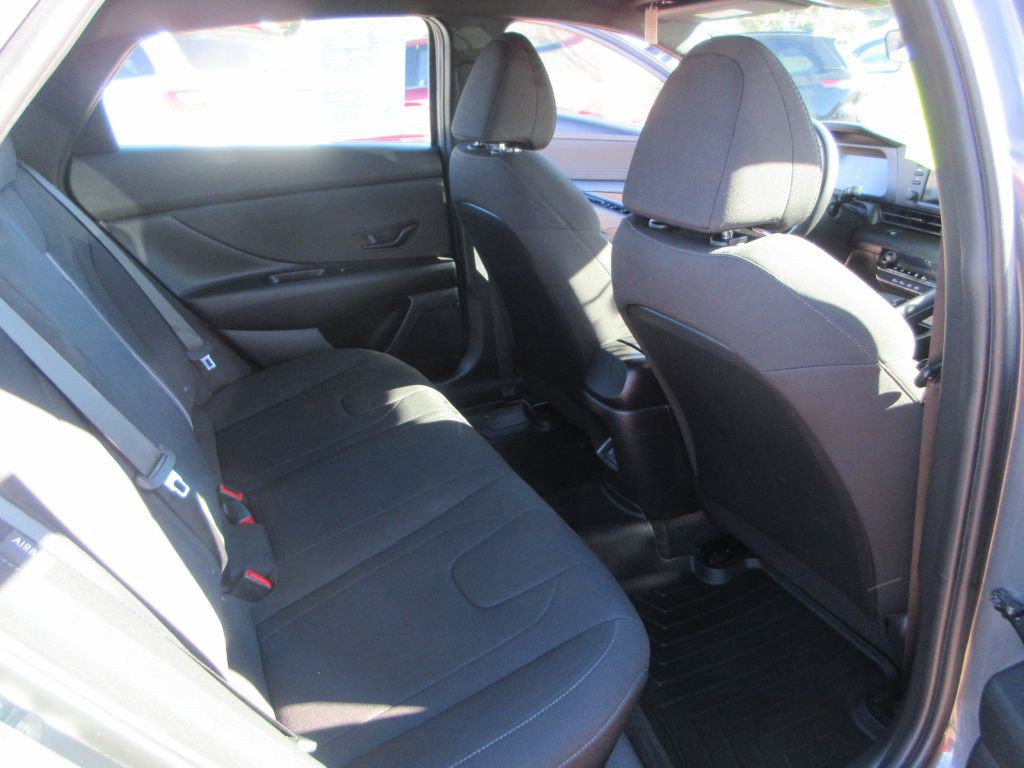 2026 Hyundai Elantra Image 10