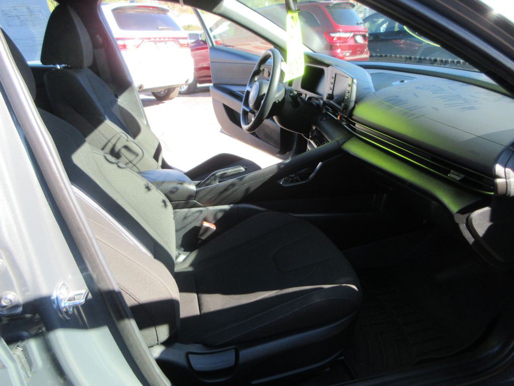 2026 Hyundai Elantra Image 11
