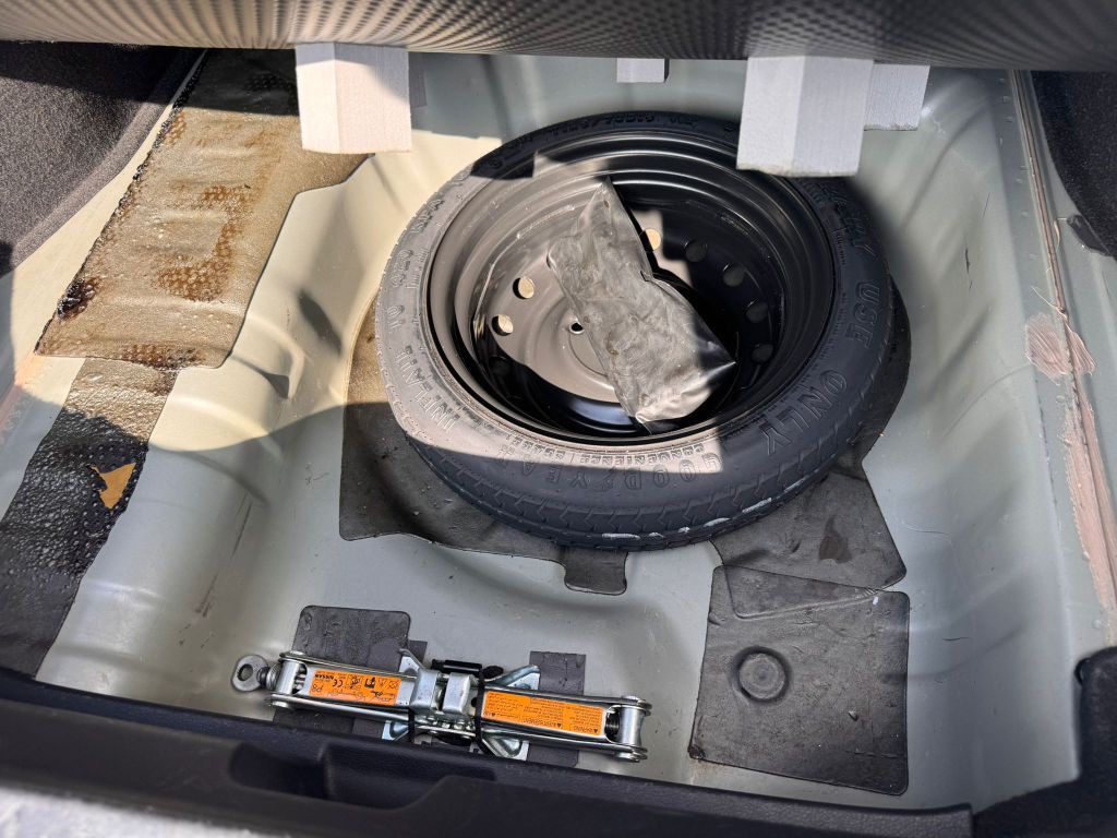 2008 Nissan Versa Image 13