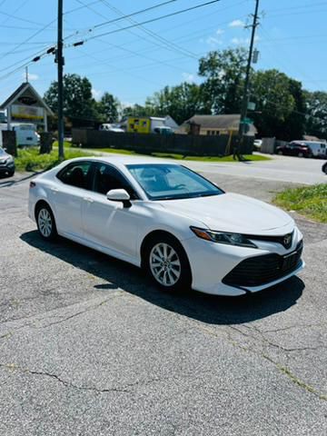 2019 Toyota Camry Image 2