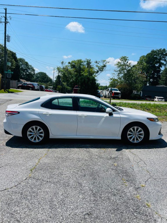 2019 Toyota Camry Image 9