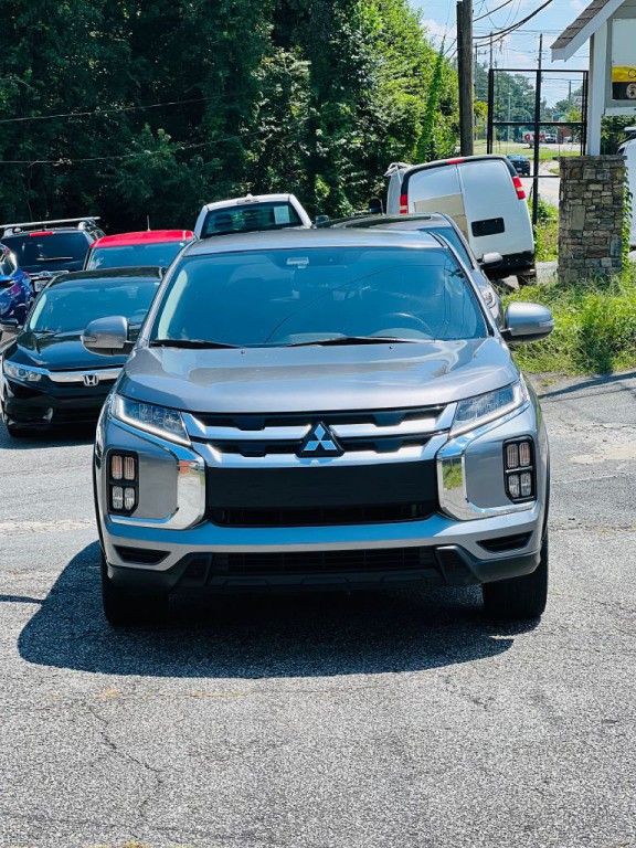 2021 Mitsubishi Outlander Image 2