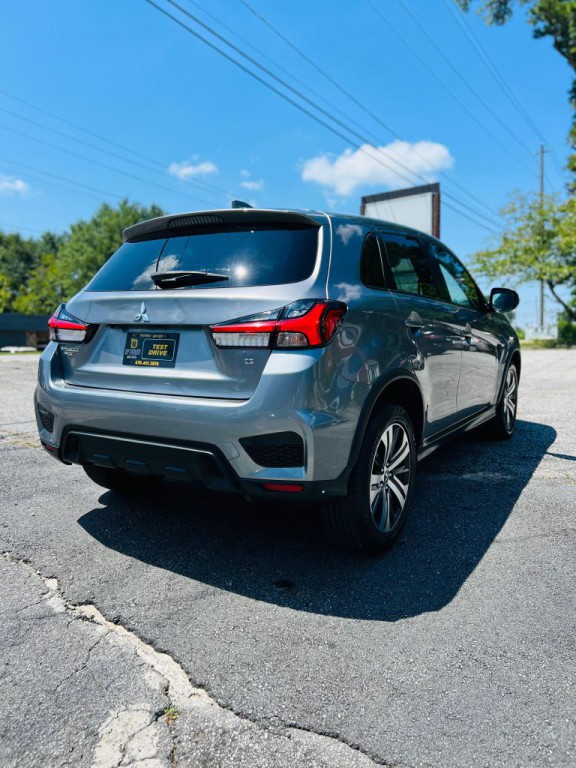 2021 Mitsubishi Outlander Image 11