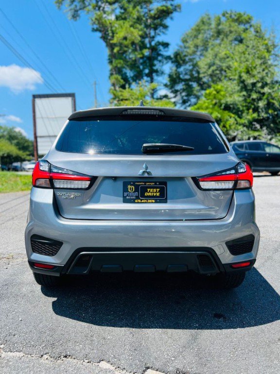 2021 Mitsubishi Outlander Image 12