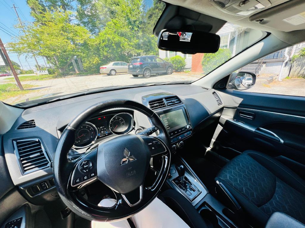 2021 Mitsubishi Outlander Image 13