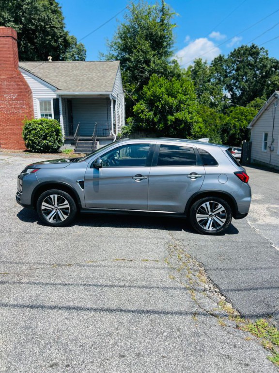 2021 Mitsubishi Outlander Image 3