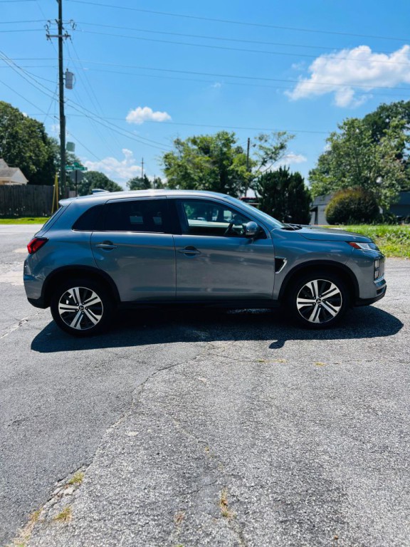 2021 Mitsubishi Outlander Image 10