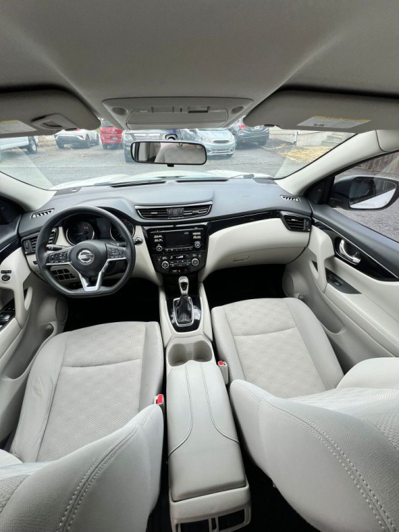 2018 Nissan Rogue Image 14