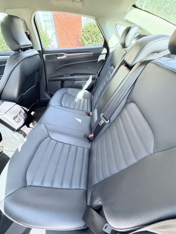 2017 Ford Fusion Image 6