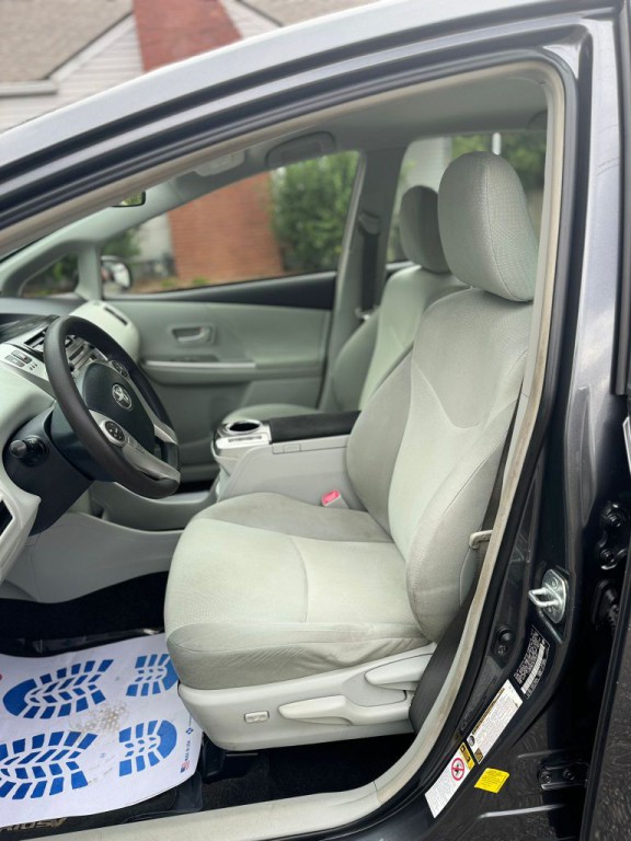 2014 Toyota Prius Image 9