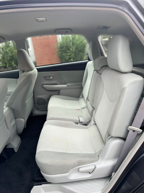 2014 Toyota Prius Image 13