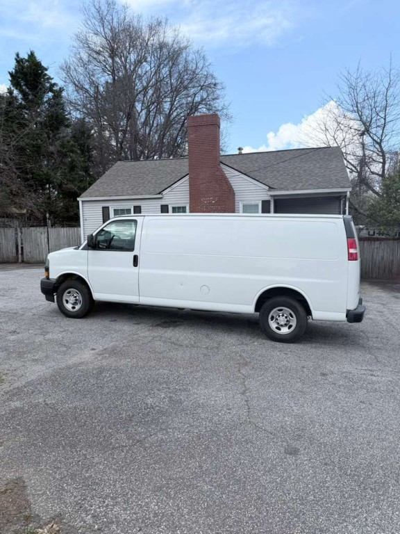2019 Chevrolet Express Image 2