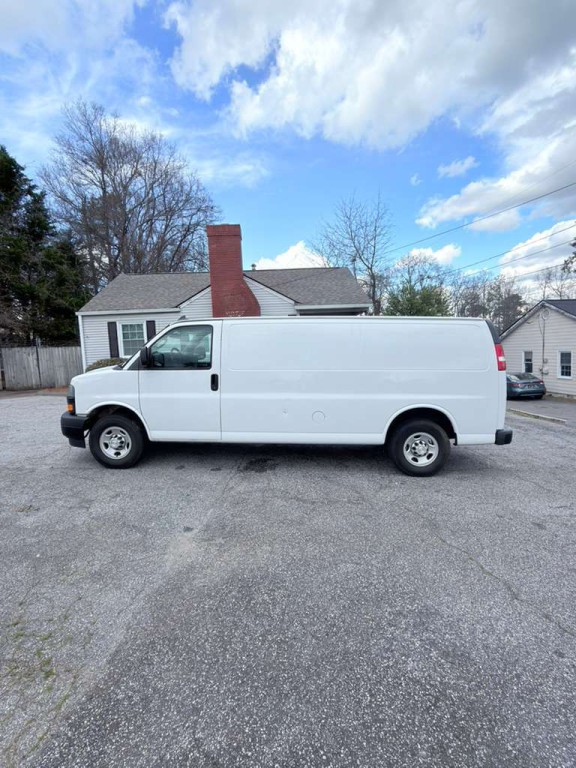2019 Chevrolet Express Image 3
