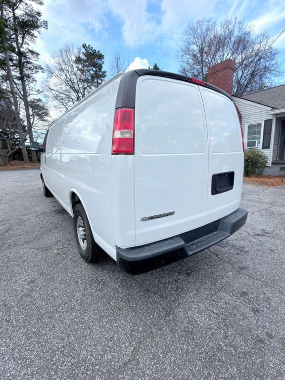 2019 Chevrolet Express Image 4