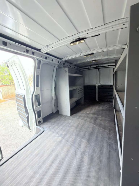 2019 Chevrolet Express Image 12