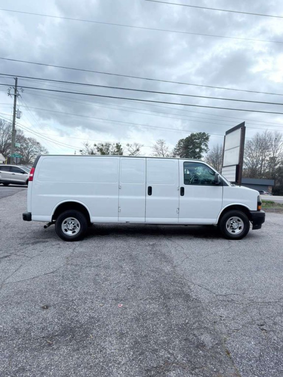 2019 Chevrolet Express Image 14