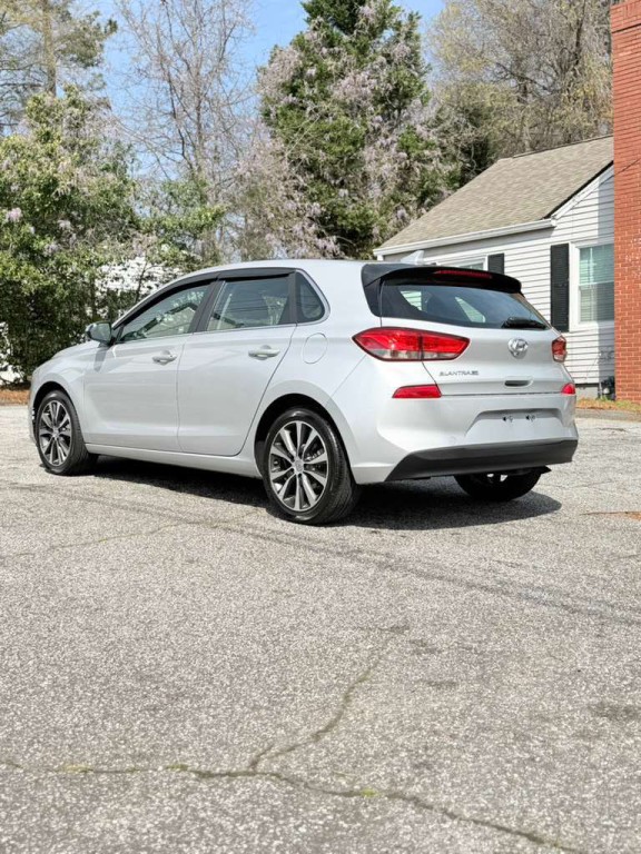 2019 Hyundai Elantra Image 4