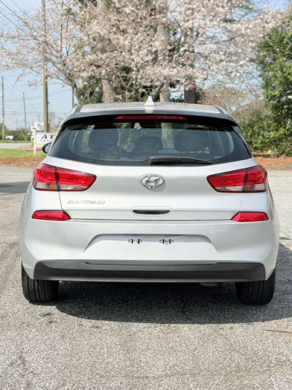 2019 Hyundai Elantra Image 5
