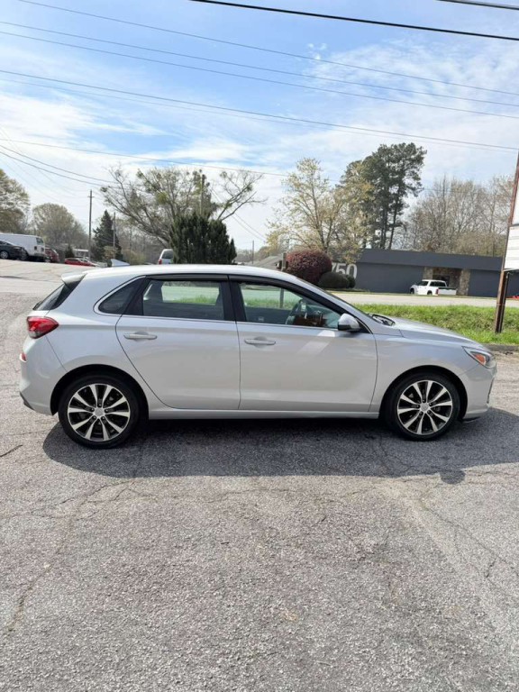 2019 Hyundai Elantra Image 9