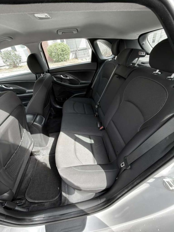 2019 Hyundai Elantra Image 11