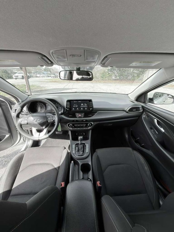 2019 Hyundai Elantra Image 13