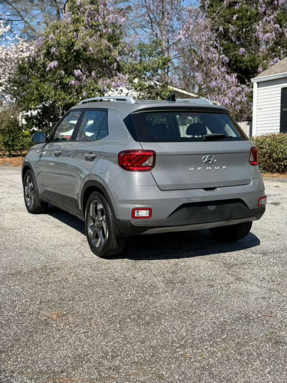 2022 Hyundai Venue Image 8
