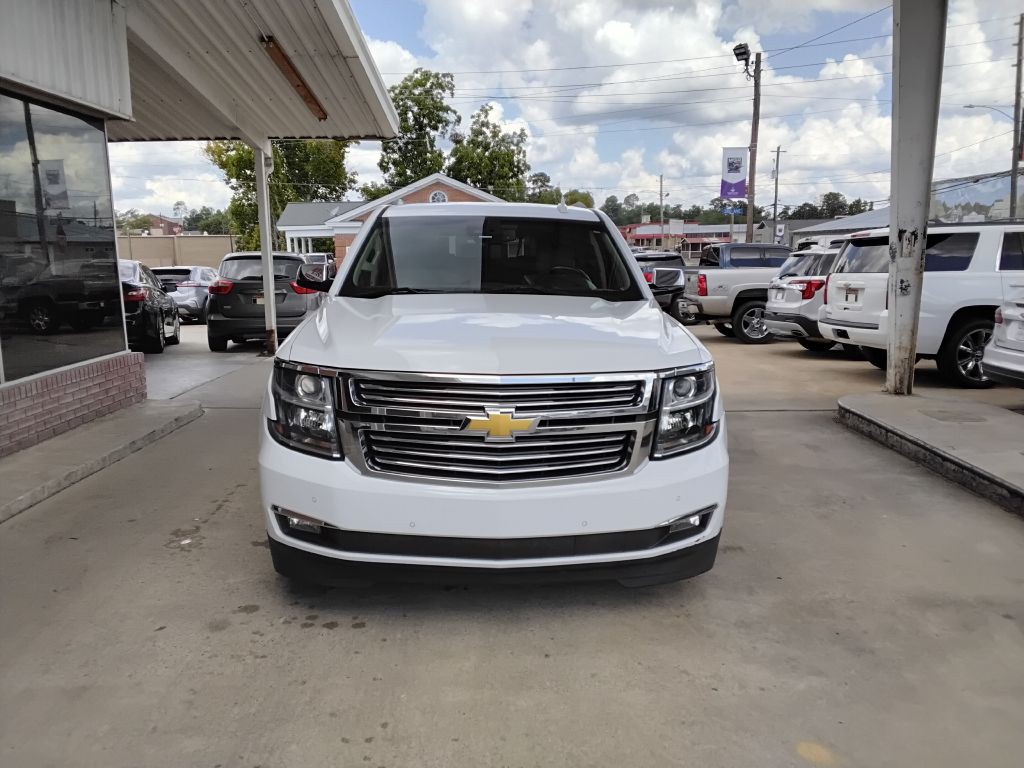 2016 Chevrolet Suburban Image 2