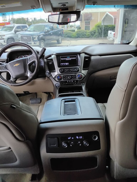 2016 Chevrolet Suburban Image 5