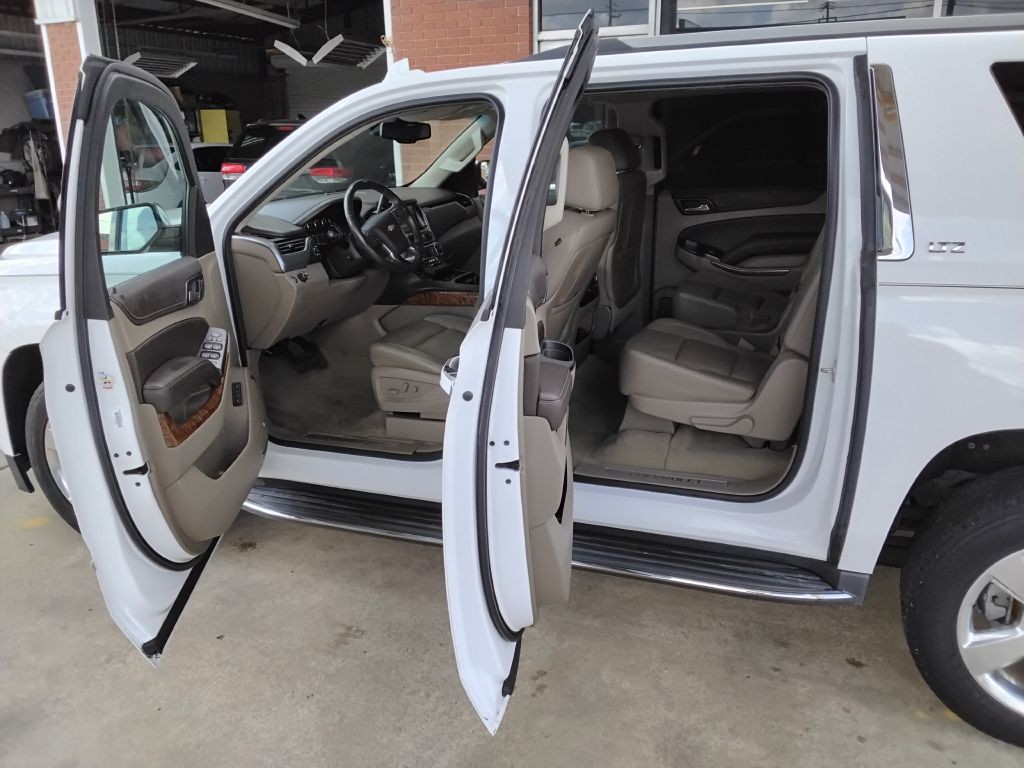 2016 Chevrolet Suburban Image 7