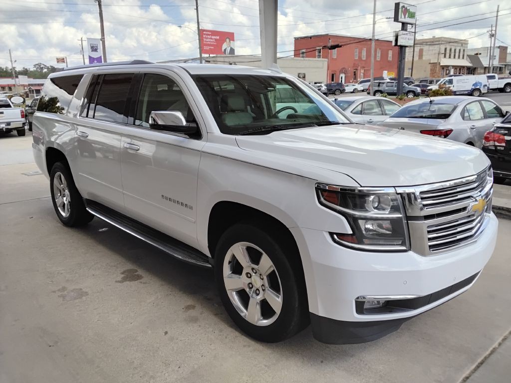 2016 Chevrolet Suburban Image 8