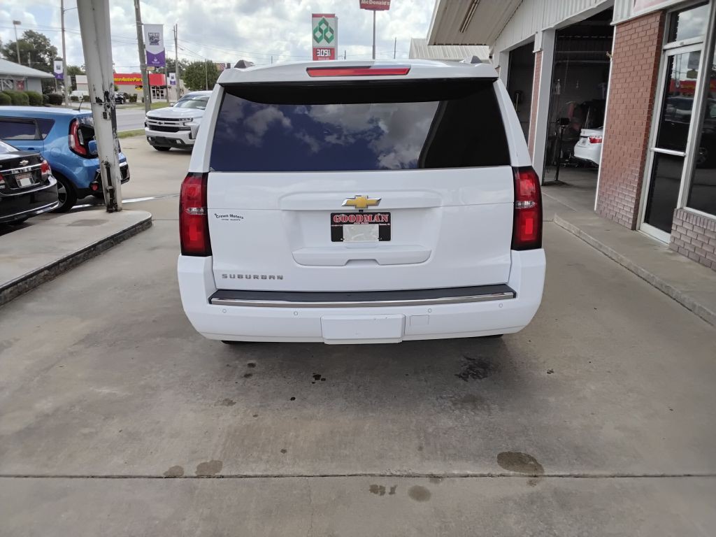 2016 Chevrolet Suburban Image 10