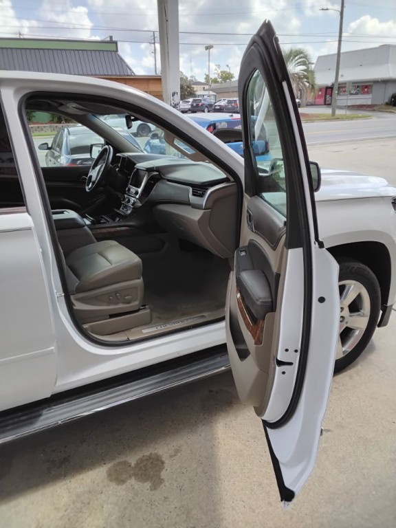 2016 Chevrolet Suburban Image 13