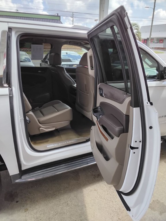 2016 Chevrolet Suburban Image 14