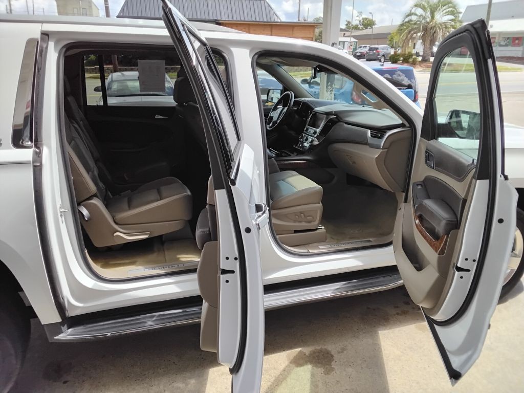 2016 Chevrolet Suburban Image 15
