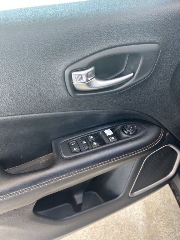 2018 Jeep Compass Image 11