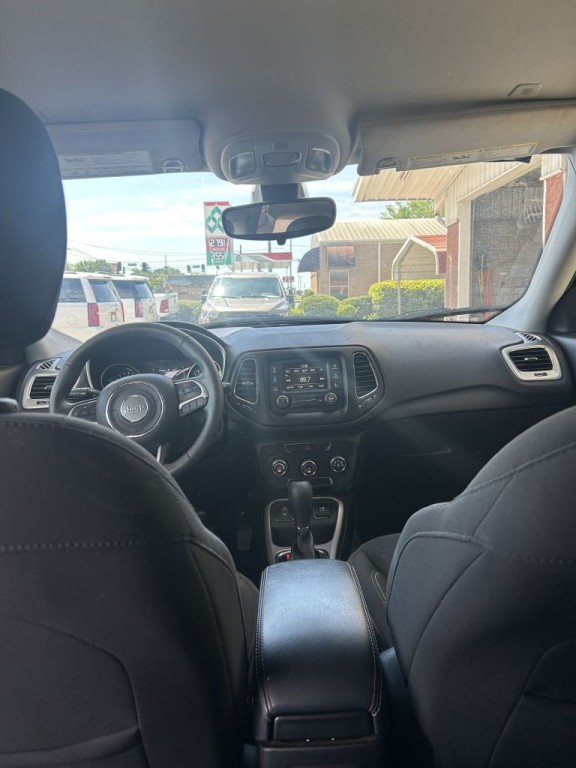 2018 Jeep Compass Image 16