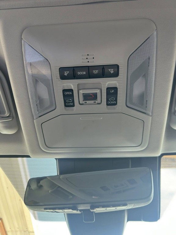 2020 Toyota Rav4 Image 2