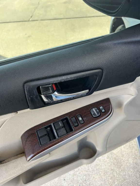 2012 Toyota Camry Image 6