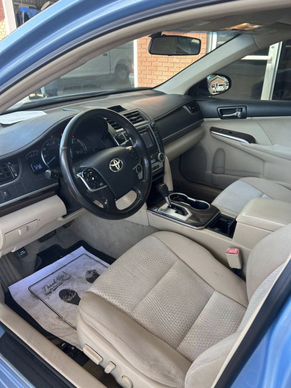 2012 Toyota Camry Image 9