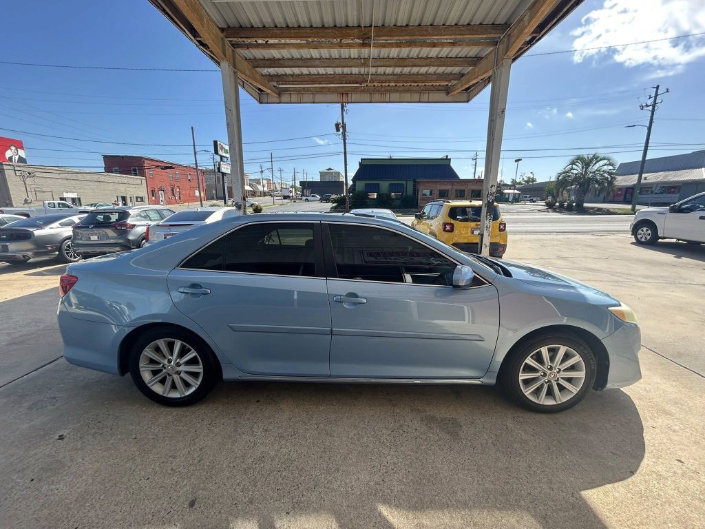 2012 Toyota Camry Image 10